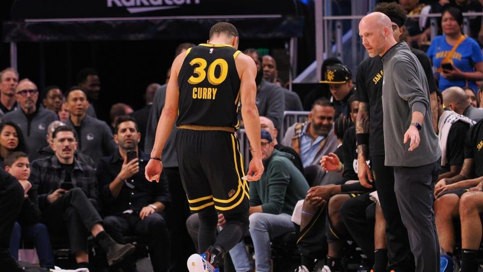 Warriors All-Star Steph Curry to undergo tests on right ankle
