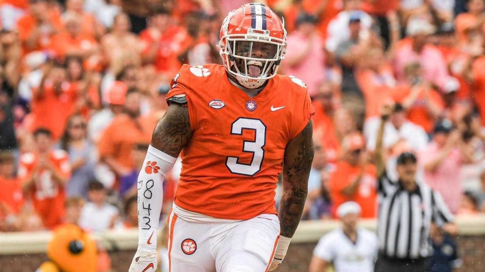 Clemson considers QB change; DE Xavier Thomas (foot) done for season