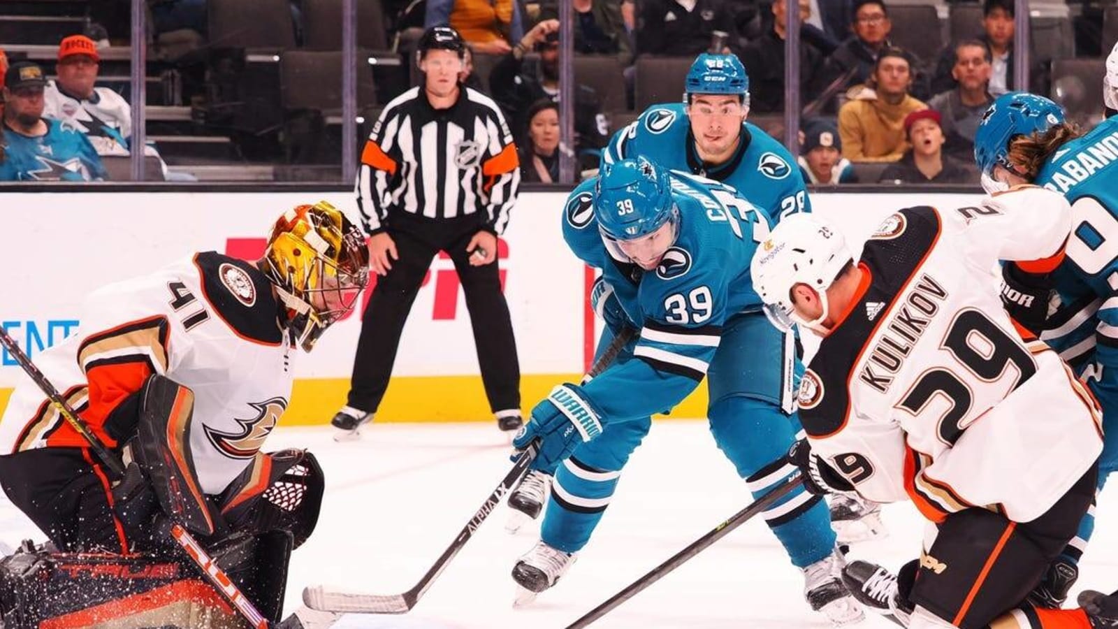 Adam Henrique scores twice as Ducks prevail over Sharks in shootout