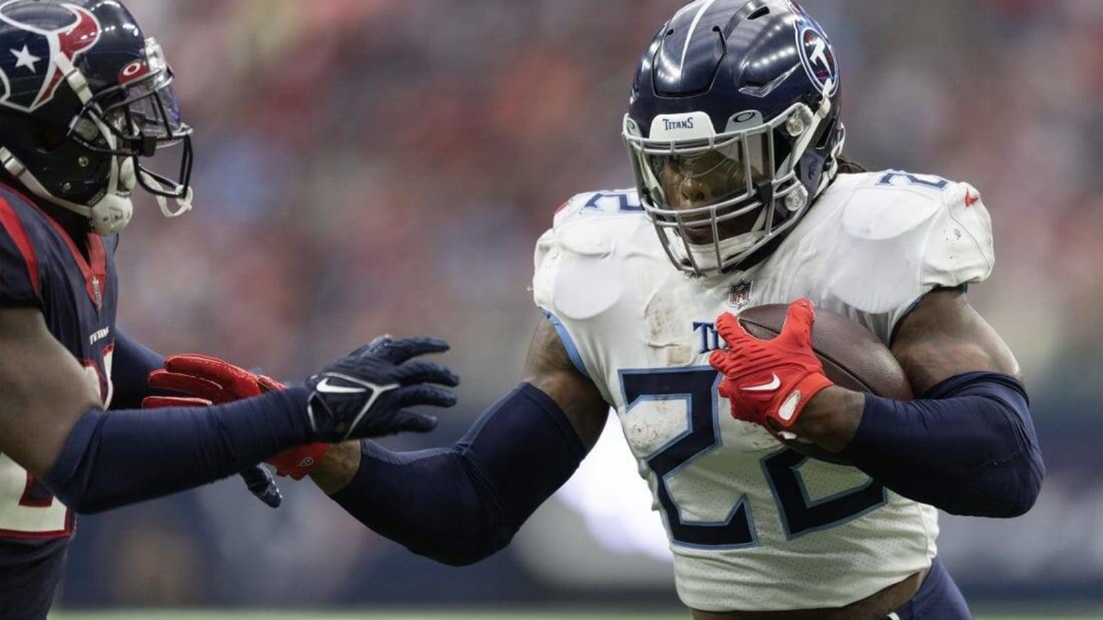 Derrick Henry bullies Texans for 219 yards, Titans win fifth straight