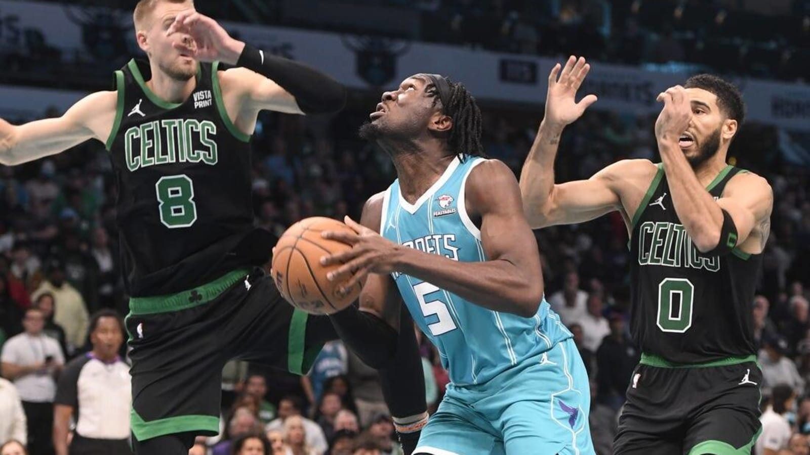 NBA roundup: Hornets work OT to snap Celtics&#39; streak