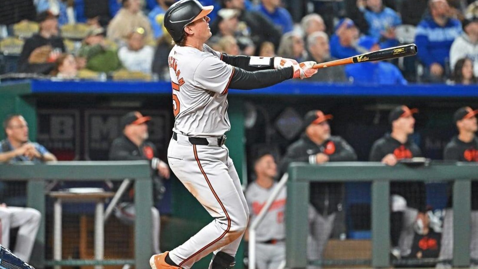 Big inning helps Orioles stave off Royals, 9-7