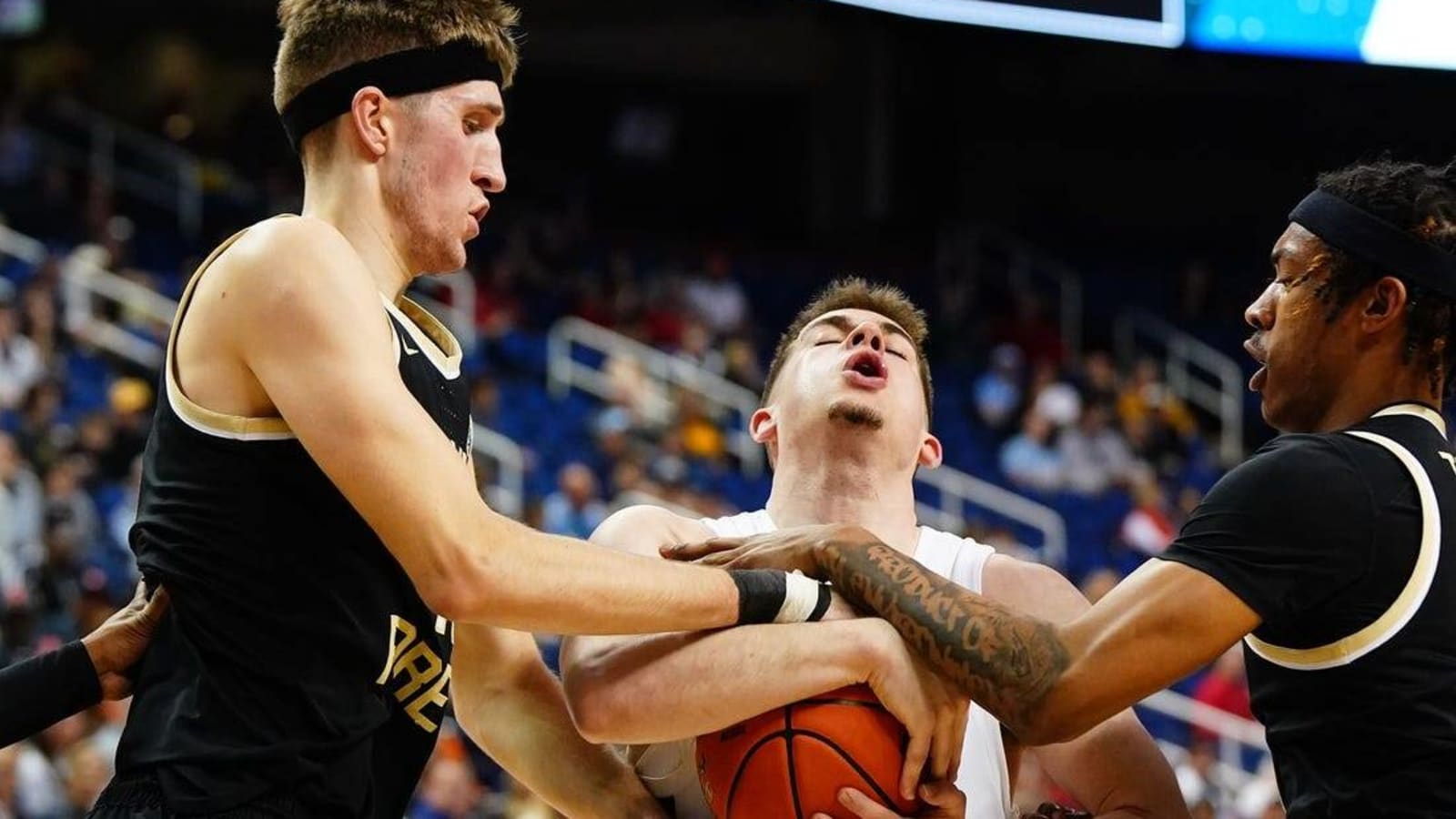 Wake Forest tops Syracuse on last-second 3-pointer