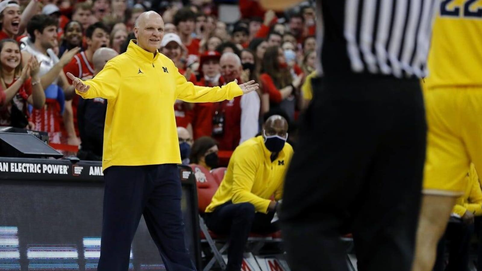 Will Tschetter, Olivier Nkamhoua perfect as Michigan routs Youngstown St.