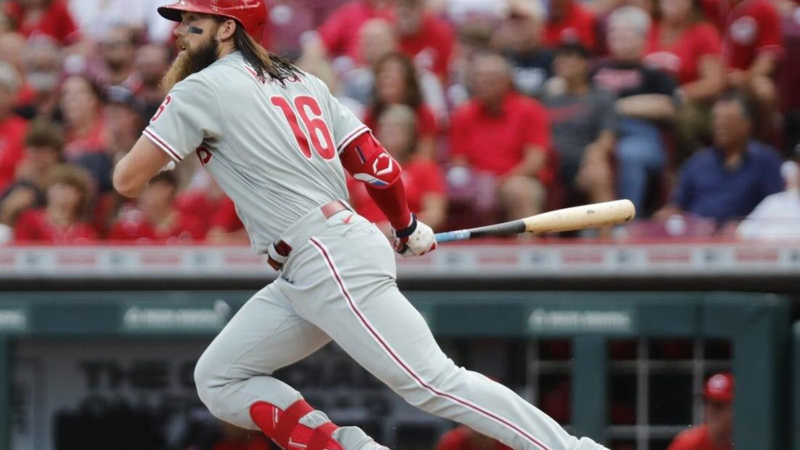 Phillies CF Brandon Marsh (knee) exits game after wall collision