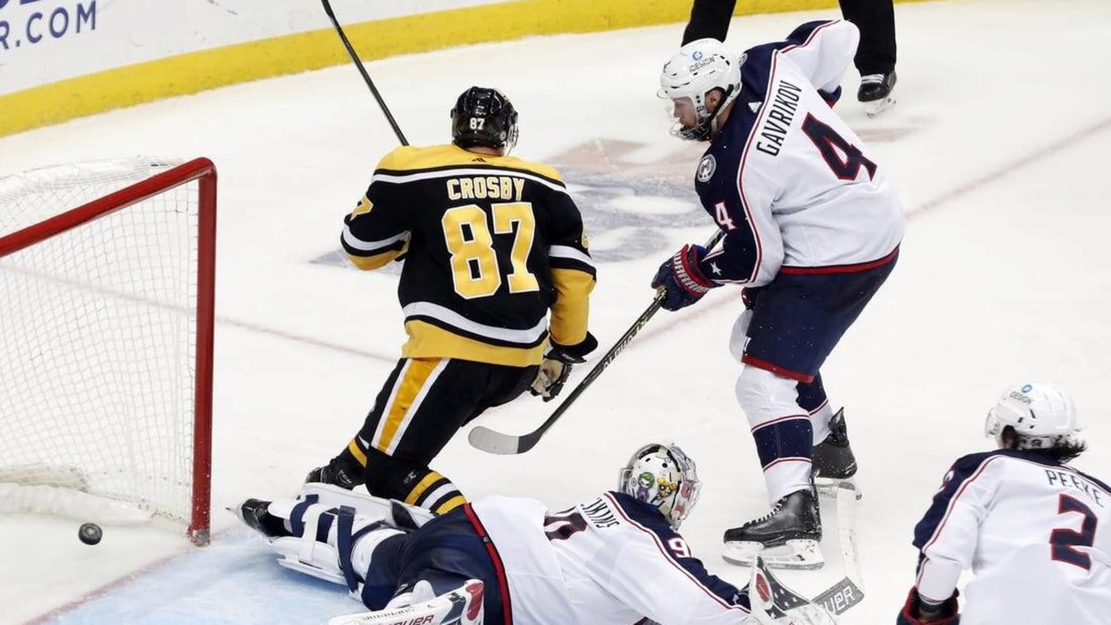 Sidney Crosby, Penguins have second-period surge, best Blue Jackets