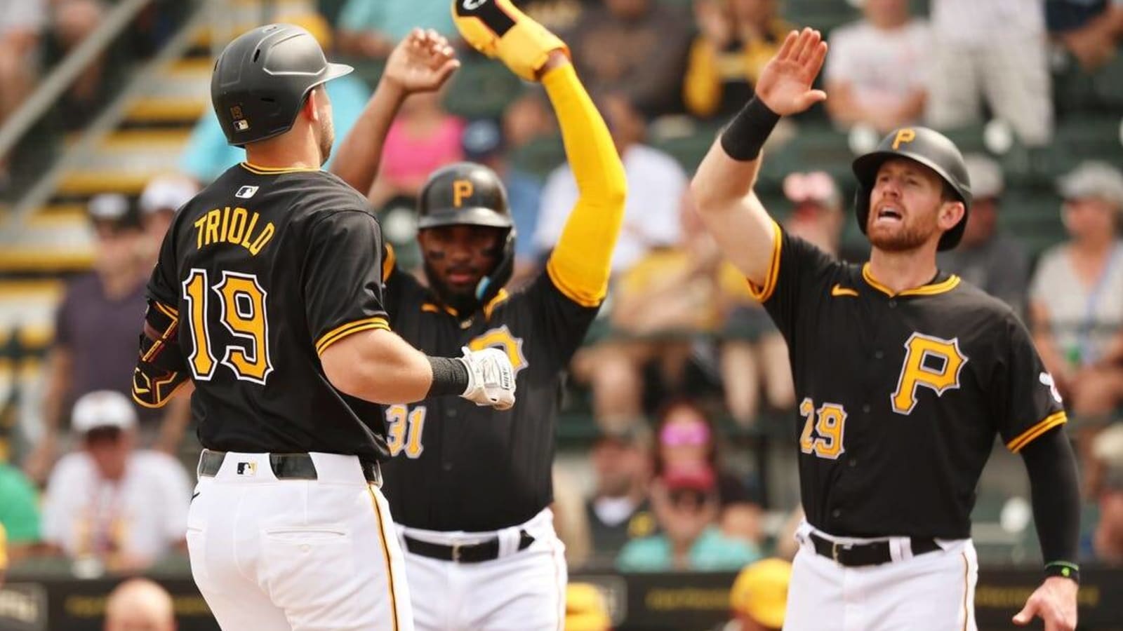 Spring training roundup: Pirates&#39; Henry Davis stays hot at plate