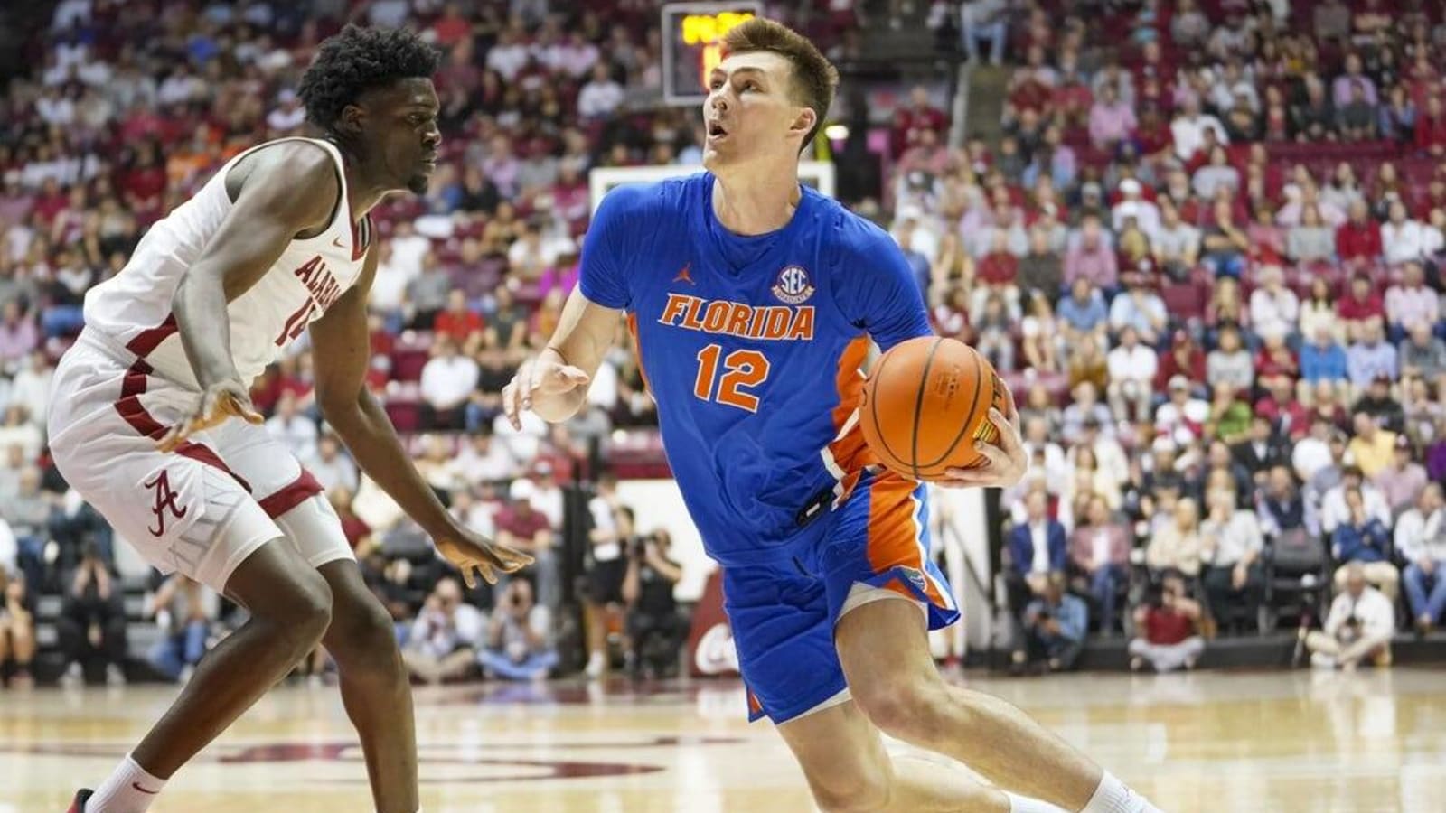 Florida loses leading scorer Colin Castleton to broken hand