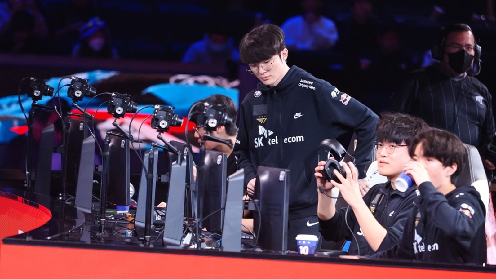 Faker, T1 honored at The Esports Awards