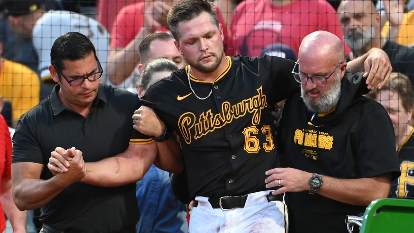 Pirates reliever Hunter Stratton ruptures left patella tendon