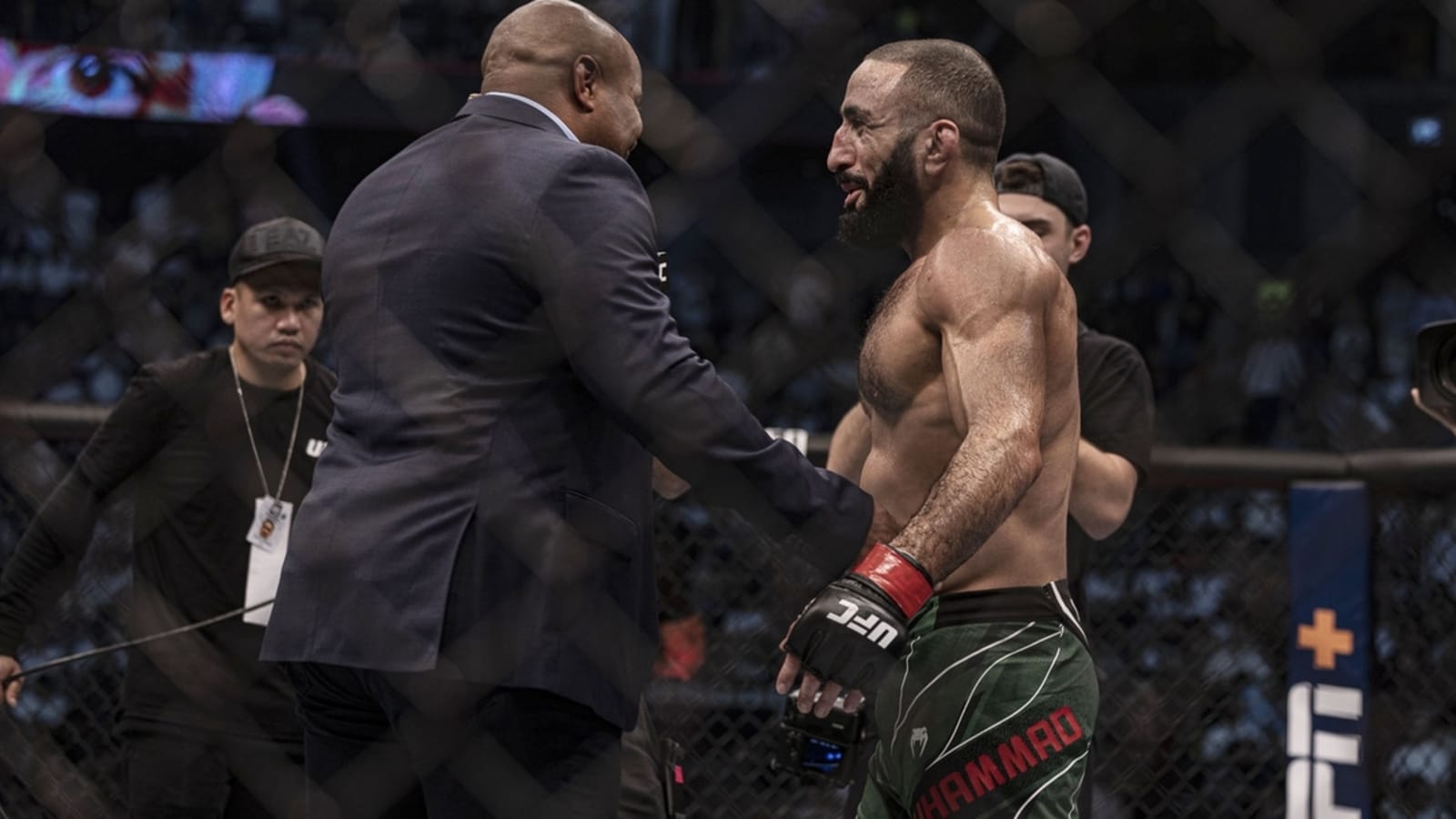 Belal Muhammad snatches welterweight title at UFC 304