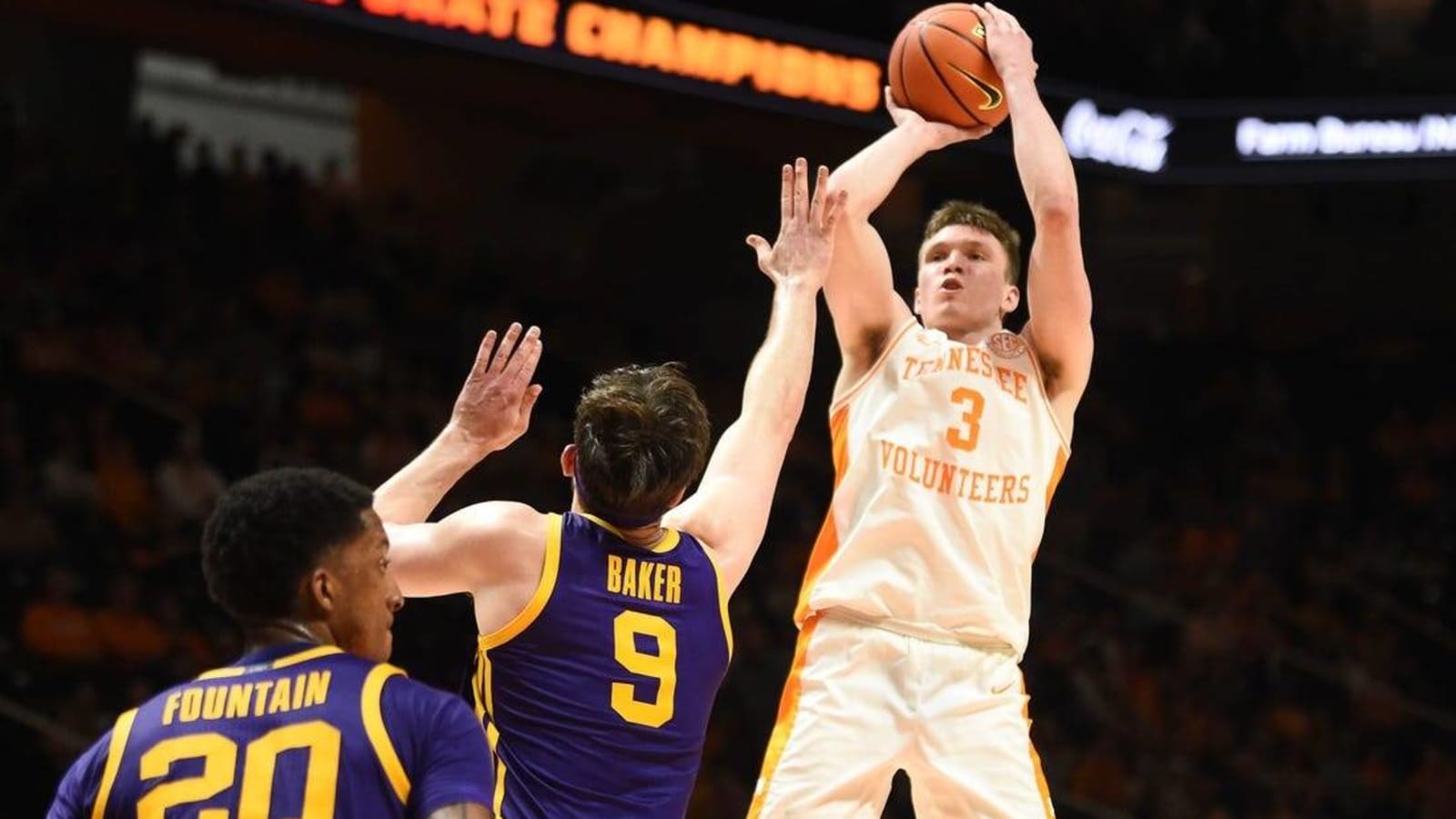 No. 8 Tennessee aims to shake off loss; faces Arkansas next