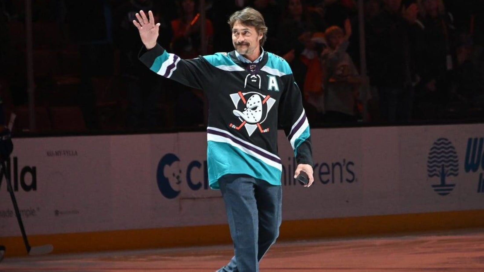 Teemu Selanne, Teppo Numminen going into Jets HOF