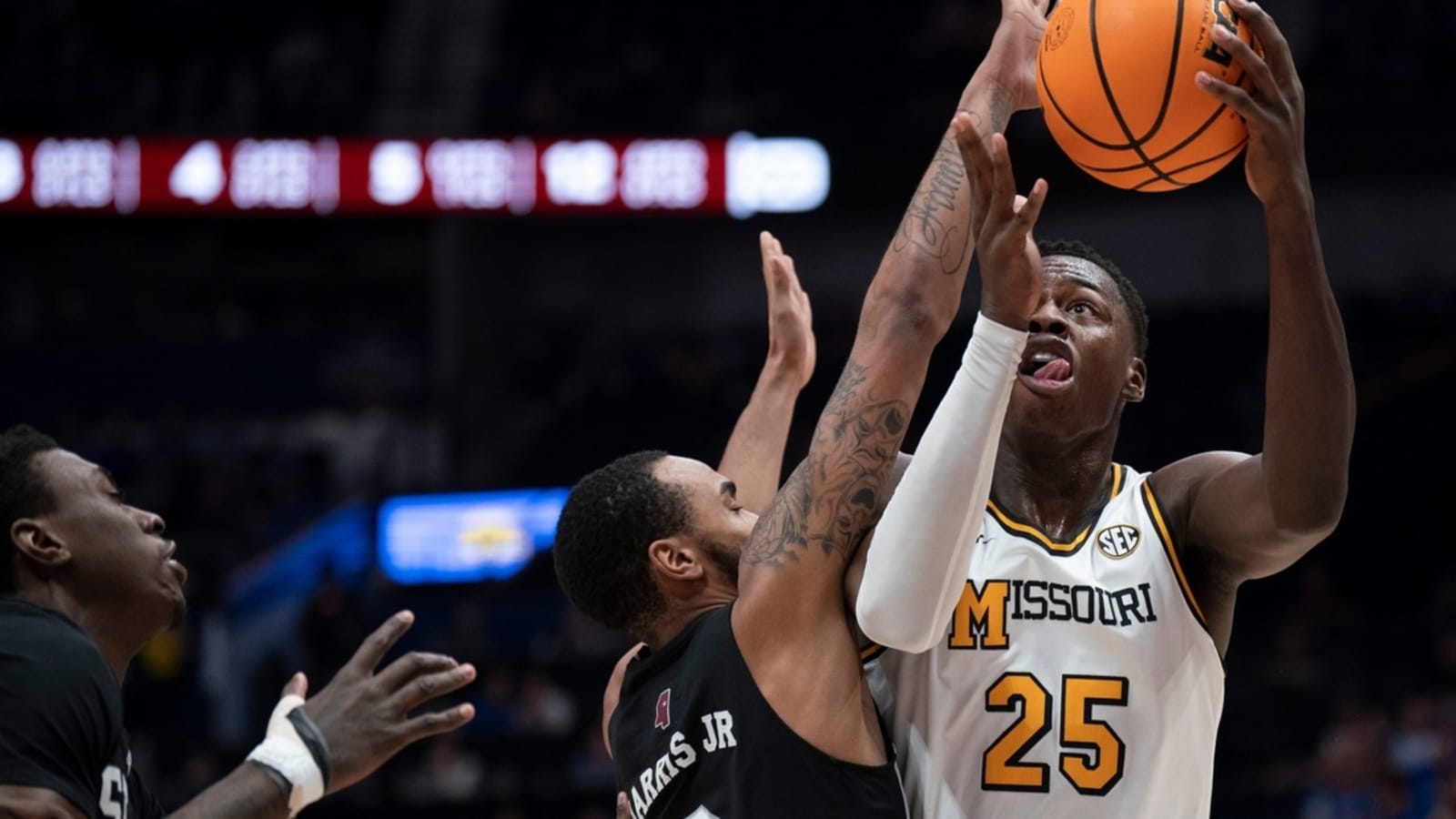 No. 21 Missouri outlasts Mississippi State&#39;s comeback bid
