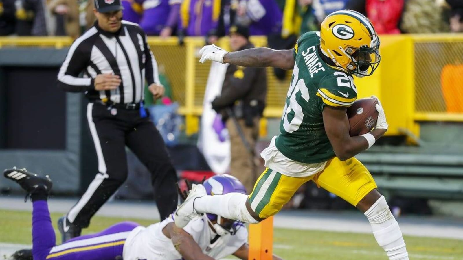 Packers thump Vikings 41-17 to stay in playoff picture