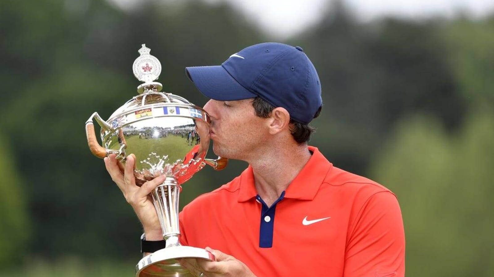 Golf Glance: Rory McIlroy defends RBC Canadian Open title