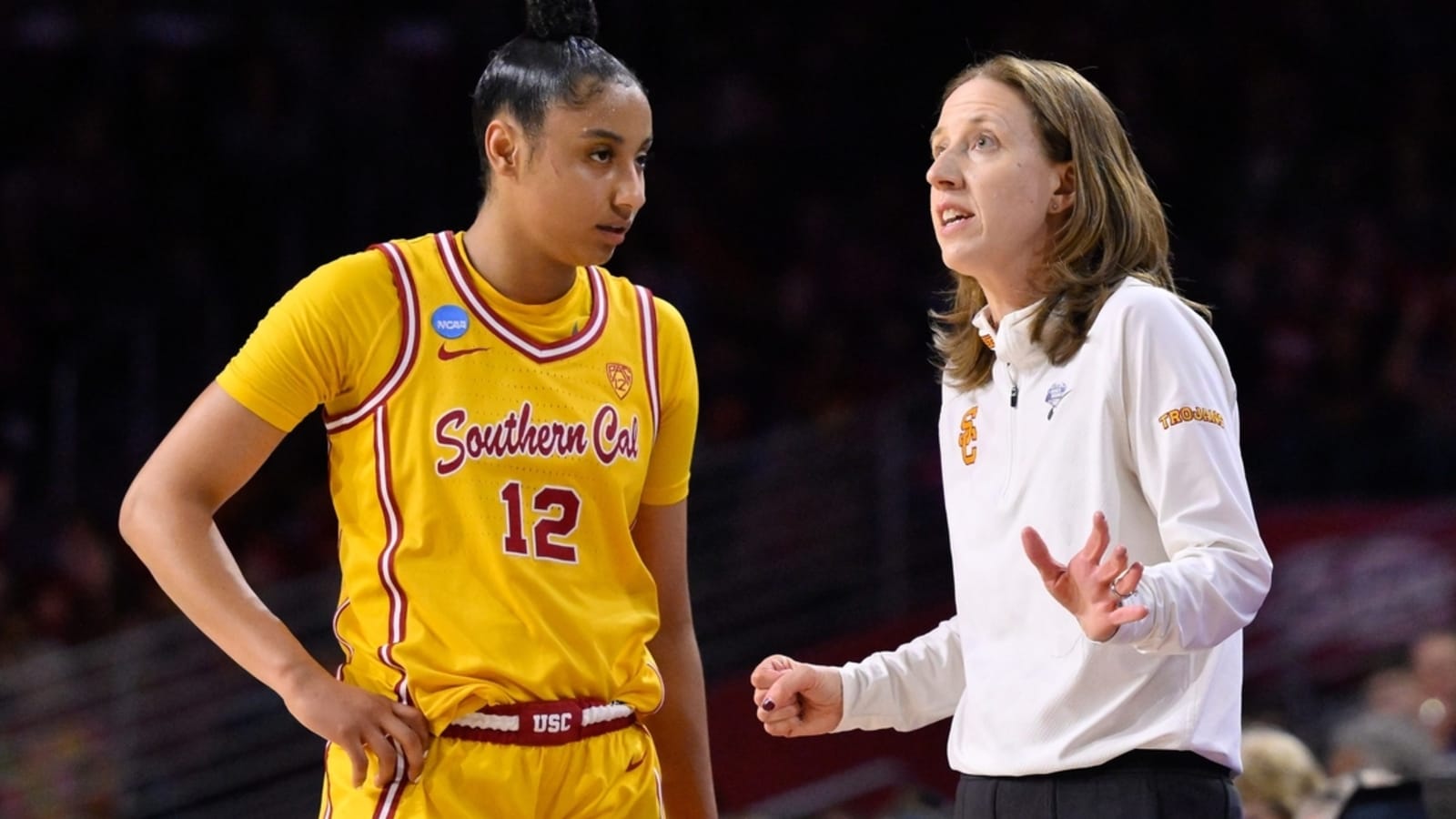 No. 3 USC cruises past Santa Clara to remain undefeated