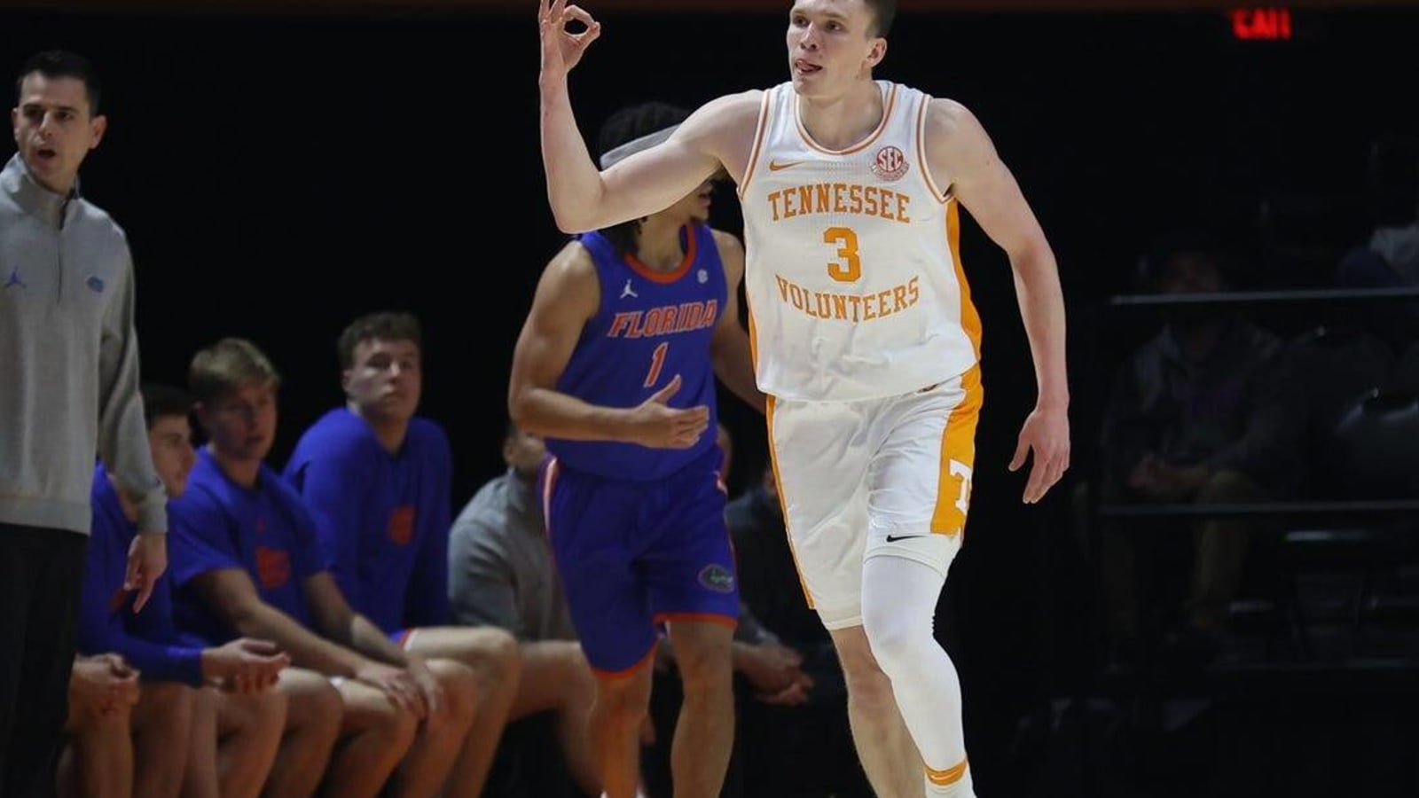 Dalton Knecht goes for 39 as No. 6 Tennessee routs Florida