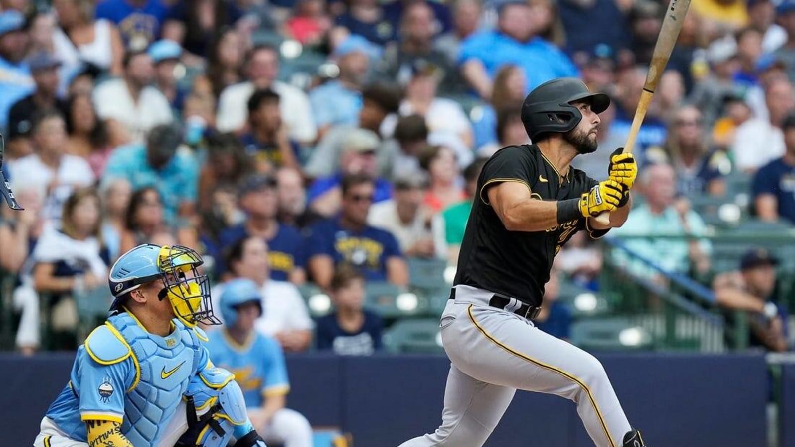 Pirates sock four home runs, double up Brewers