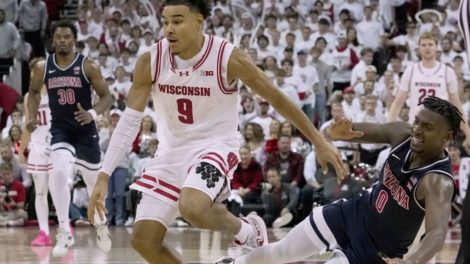 No. 19 Wisconsin, UCF face off in clash of undefeated teams