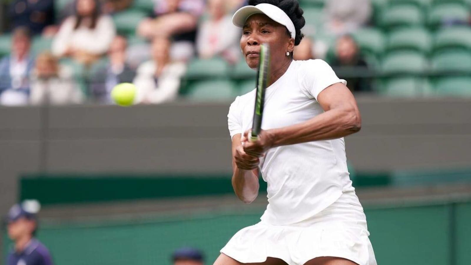 WTA roundup: Venus Williams wins first singles match since 2021