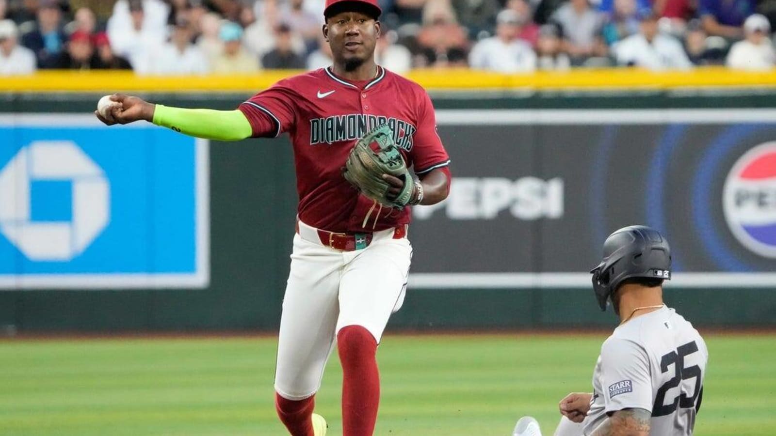 Diamondbacks SS Geraldo Perdomo to have knee surgery