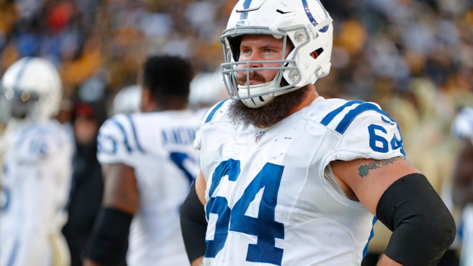 Colts bring back veteran G Mark Glowinski