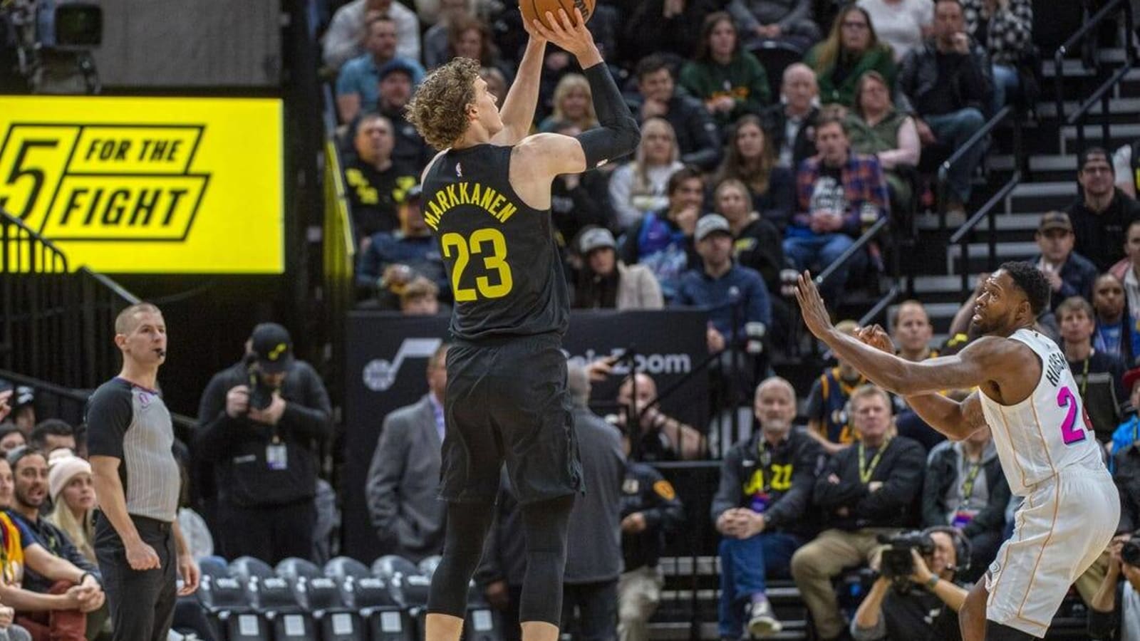 Tyler Herro hits buzzer-beater to lift Heat over Jazz