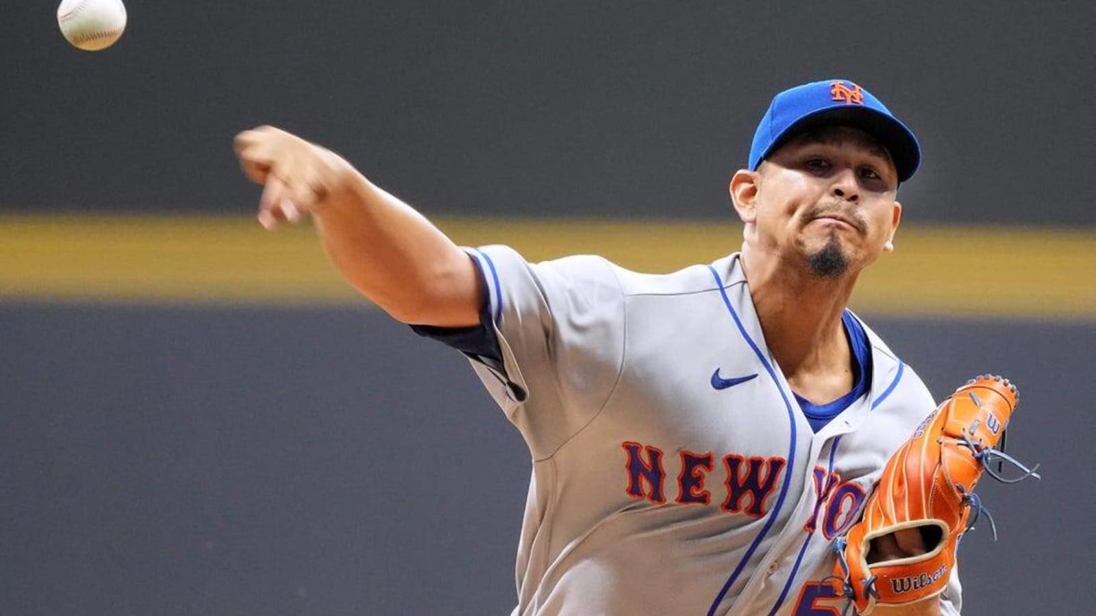 Mets cling to slim division title hopes as they face Nationals