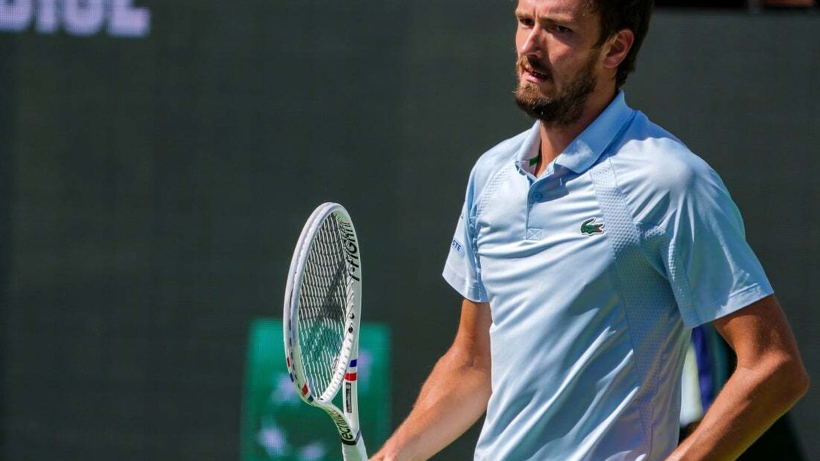 Daniil Medvedev grinds out 3-set victory in Monte Carlo opener