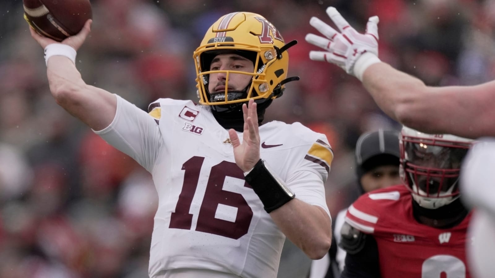 Bowl-streaking Minnesota meets Virginia Tech in Charlotte