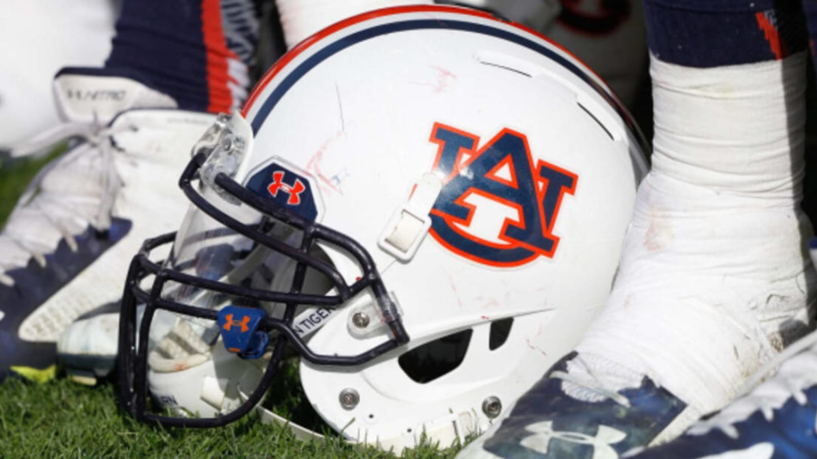 Auburn football great Terry Beasley died of apparent suicide: report