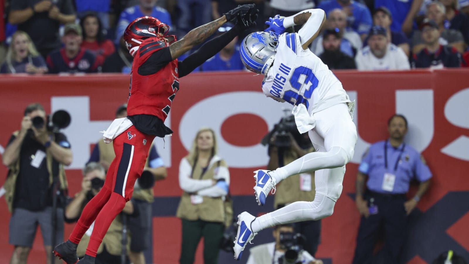 Carlton Davis has been one of the better cornerbacks in the league lately, here&#39;s what the Lions will have to pay him to keep him this offseason