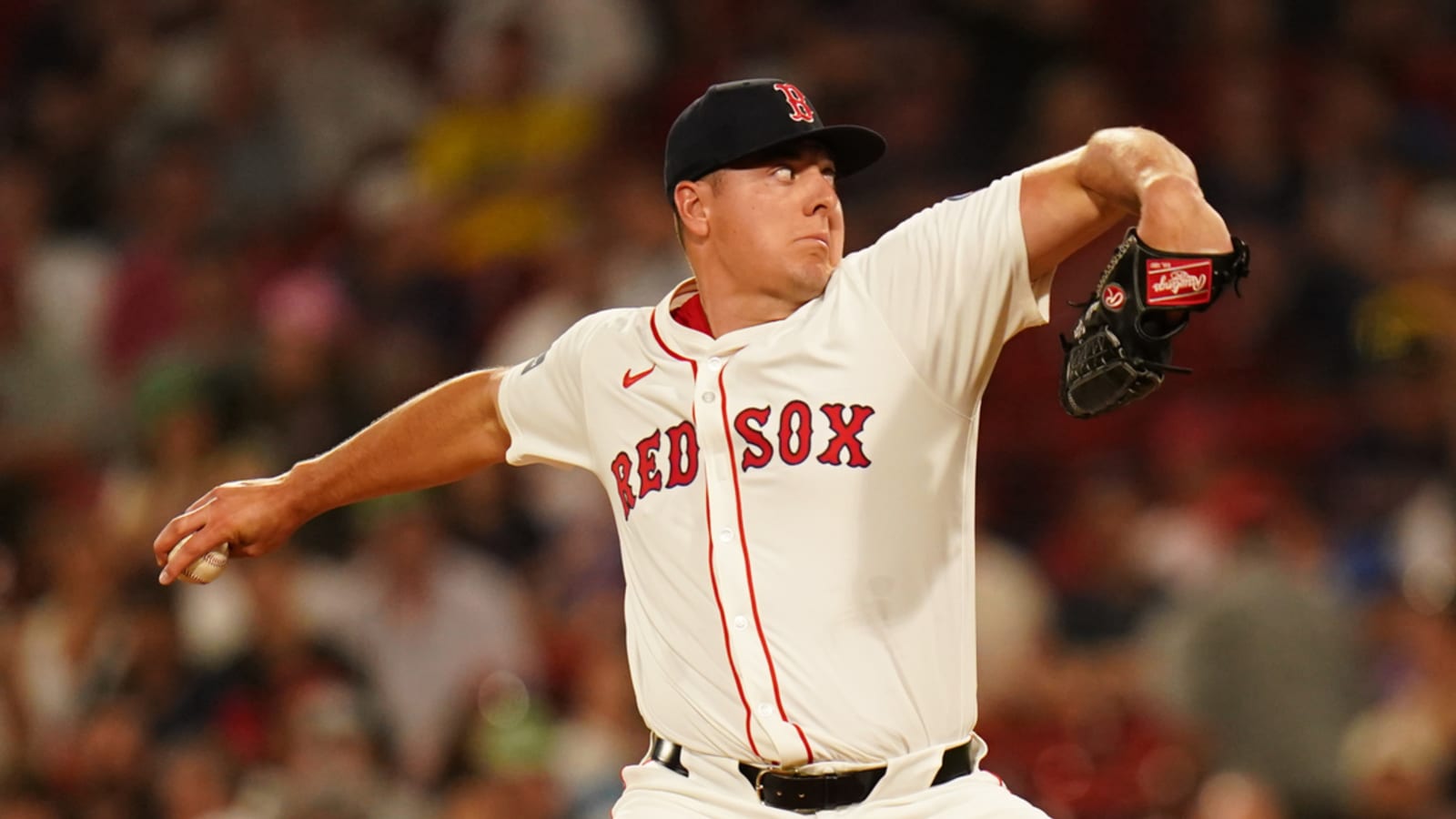 Red Sox make moves with two veteran right-handers