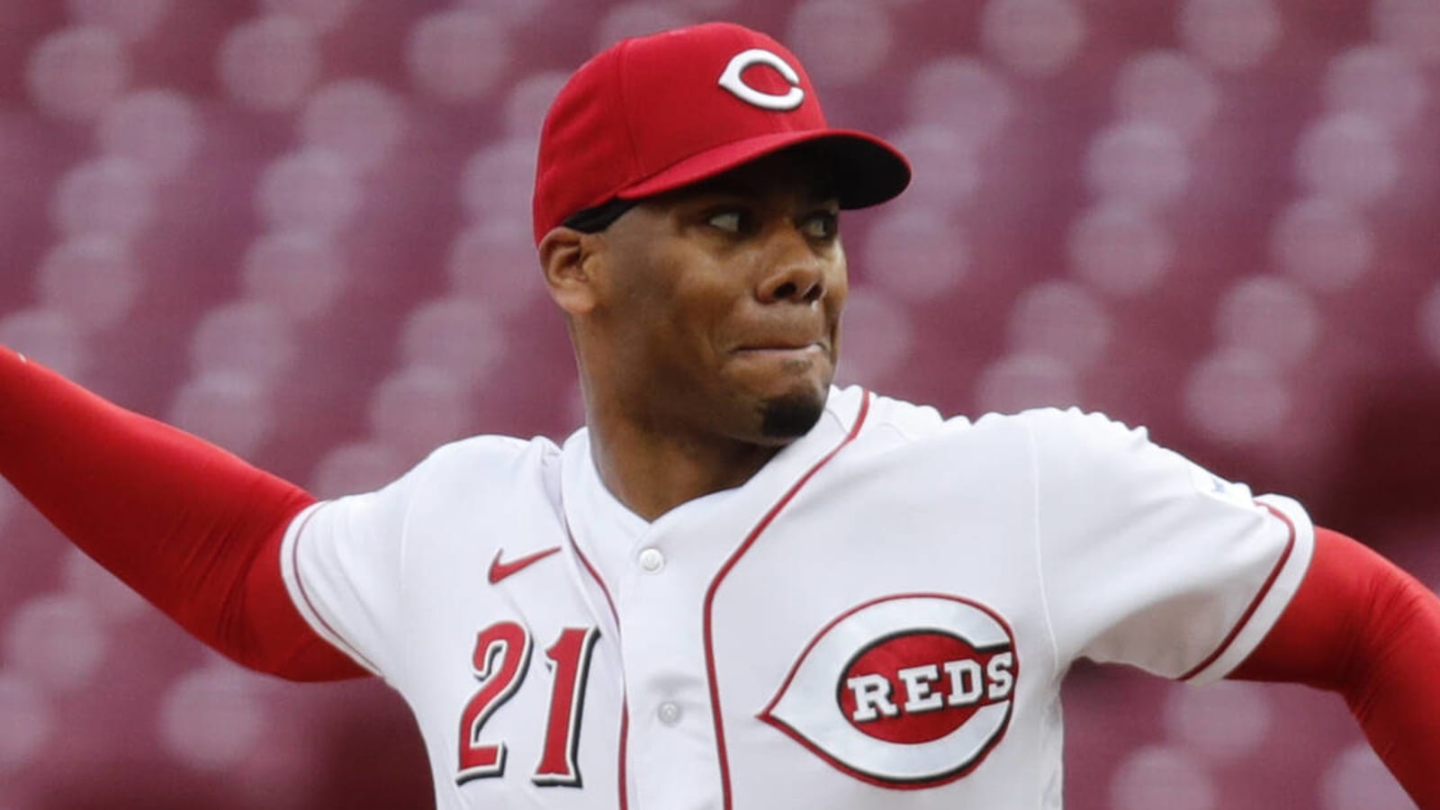 Reds make big commitment to young, flame-throwing pitcher 