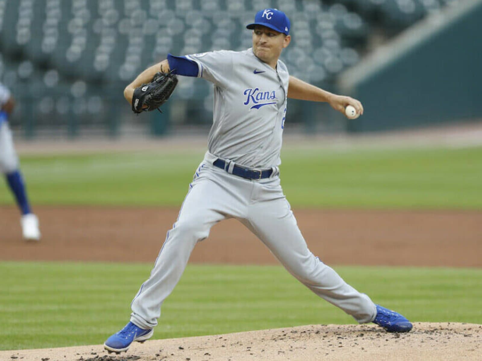 Kansas City Royals' Mike Montgomery pitches to a Detroit Tigers