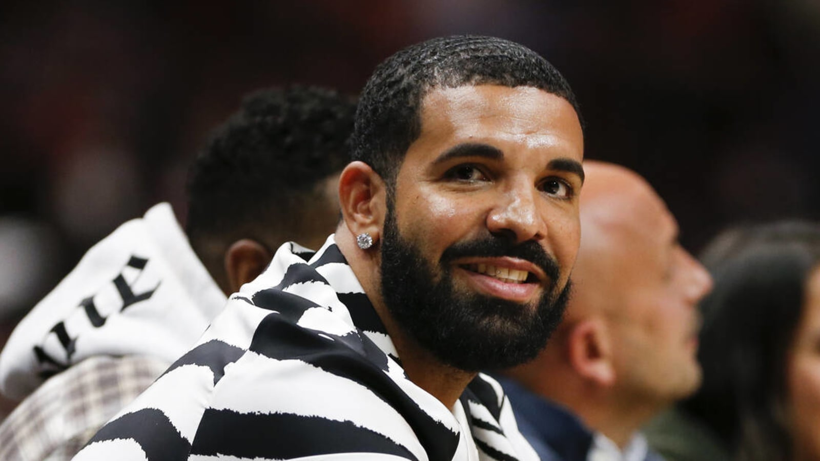 Drake gets into war of words with Clippers social media