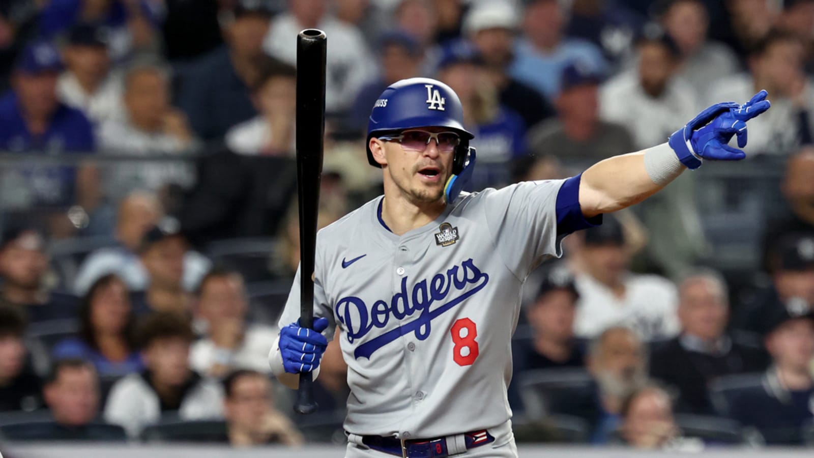 Dodgers set to re-sign utilityman Hernandez on one-year deal