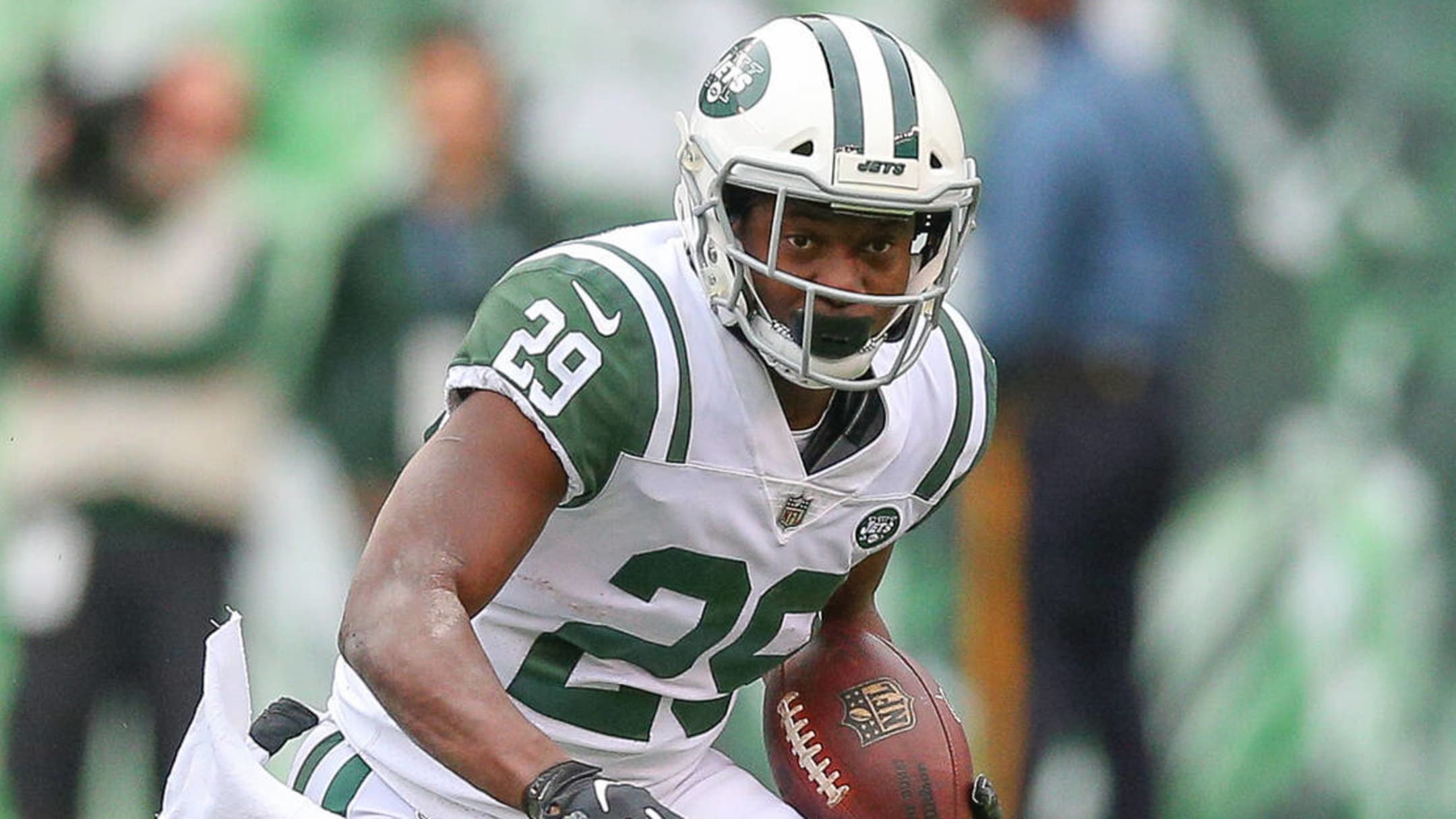 RB Bilal Powell signs one-day deal to retire with Jets