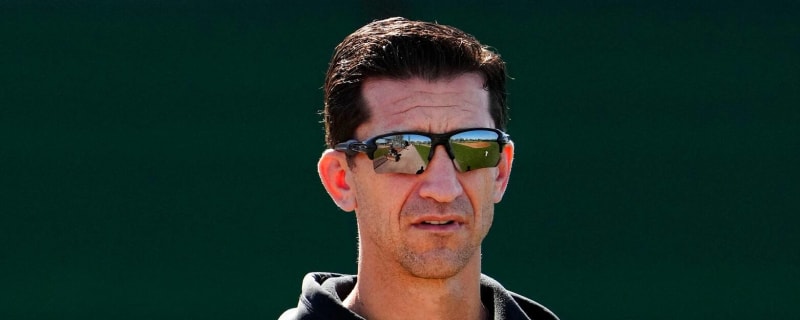 Diamondbacks extend GM, eliminating potential Red Sox return