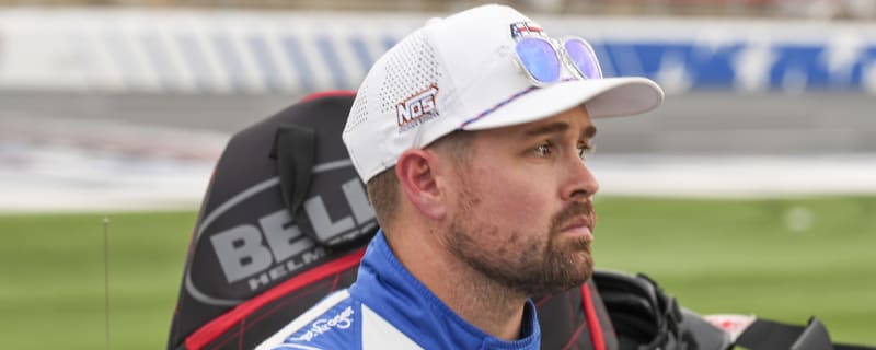 Short tracks providing respite from tough season for Stenhouse Jr.