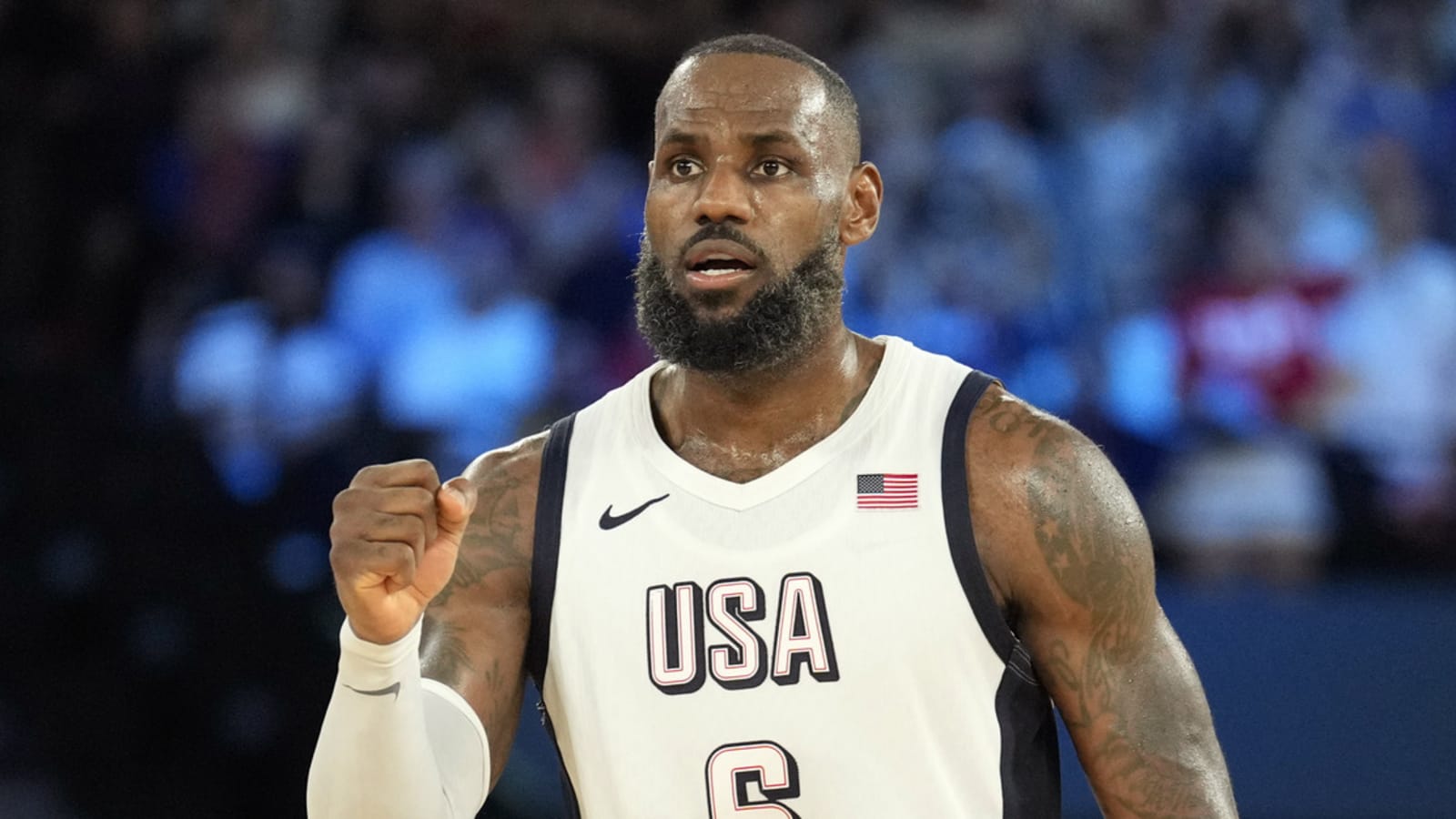 Watch: LeBron throws wild pass in Olympic gold-medal game