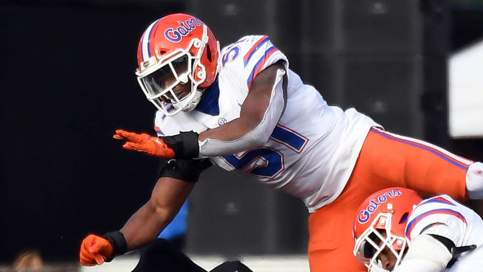 Florida's Miller ejected for targeting after laying huge hit