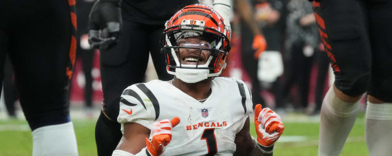 Ja'Marr Chase Joe Mixon & Tee Higgins Cincinnati Bengals Unsigned Celebrating with A Group Griddy Photograph