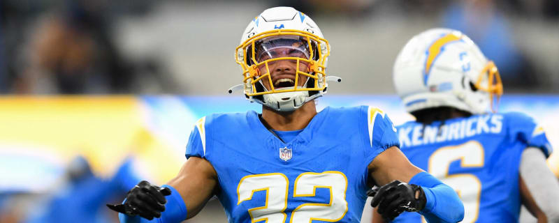 Chargers retain their starting safety