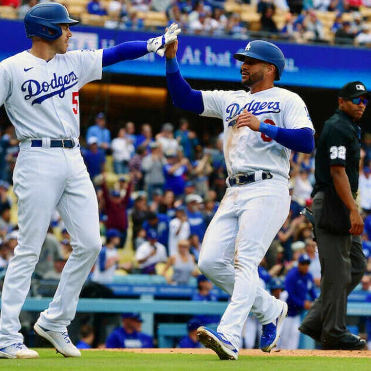 Muncy's walk-off slam gives Dodgers 10-6 win over Phillies