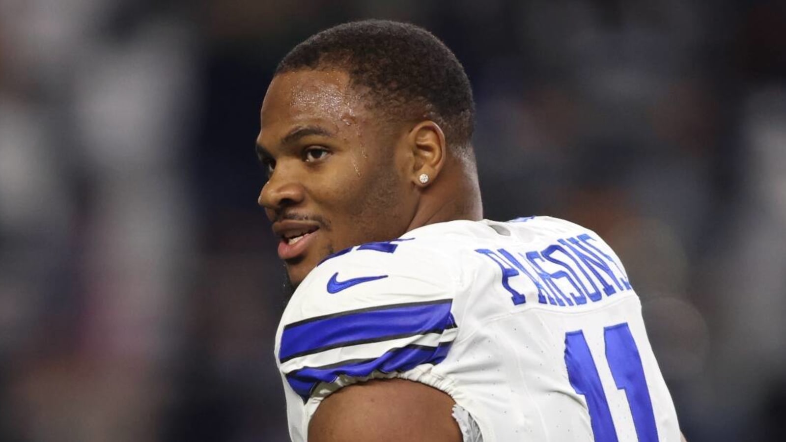 Micah Parsons added to Cowboys injury report with illness ahead of SNF vs Eagles