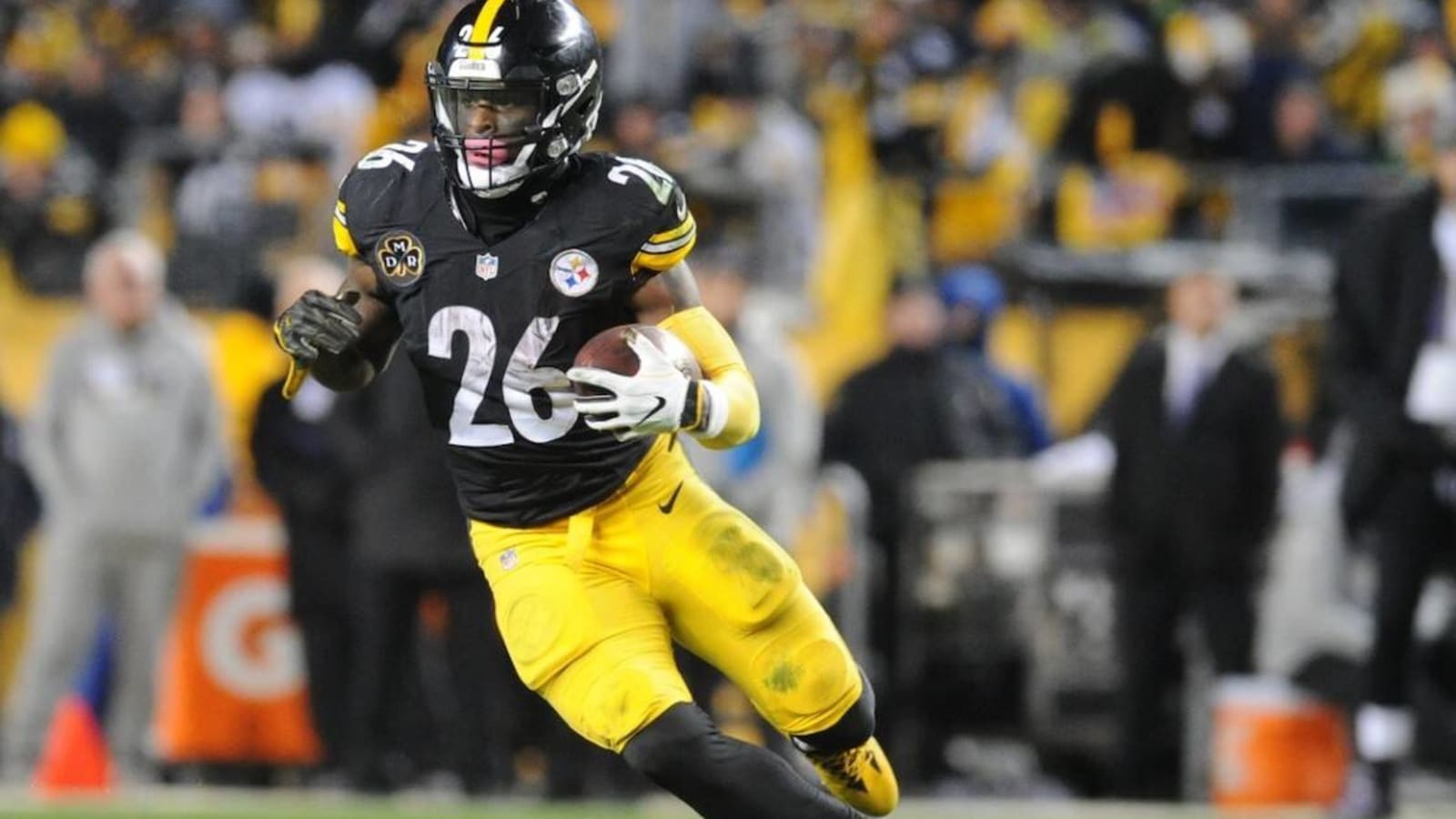 Le&#39;Veon Bell Pushing NFL Comeback With Steelers