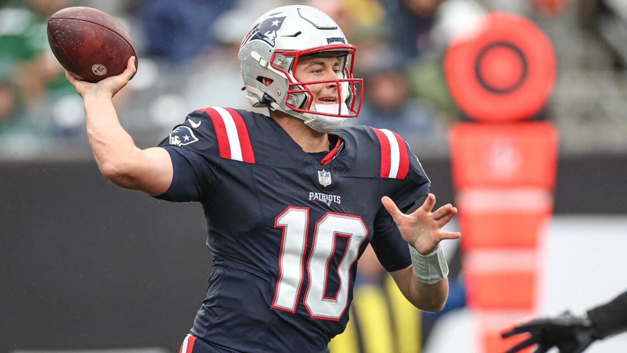 Patriots QB Mac Jones reacts to benching