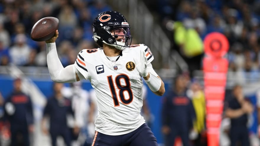 Caleb Williams furious with Luther Burden following interception vs. Packers